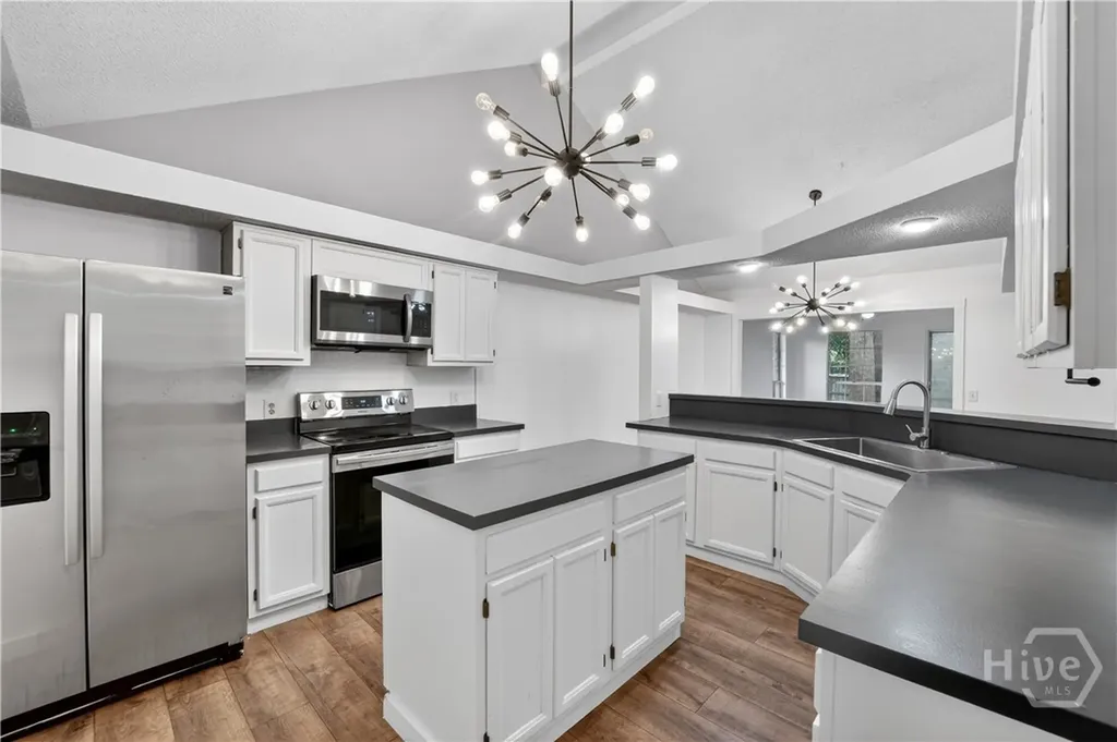 6 English Saddle Court Savannah GA 31406