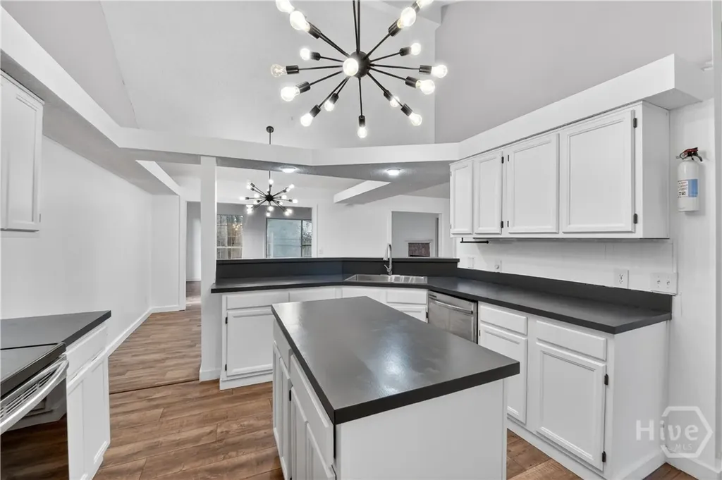 6 English Saddle Court Savannah GA 31406
