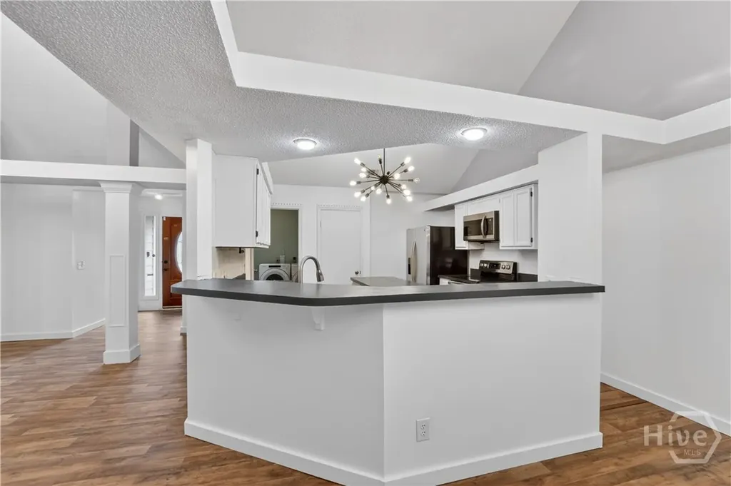 6 English Saddle Court Savannah GA 31406