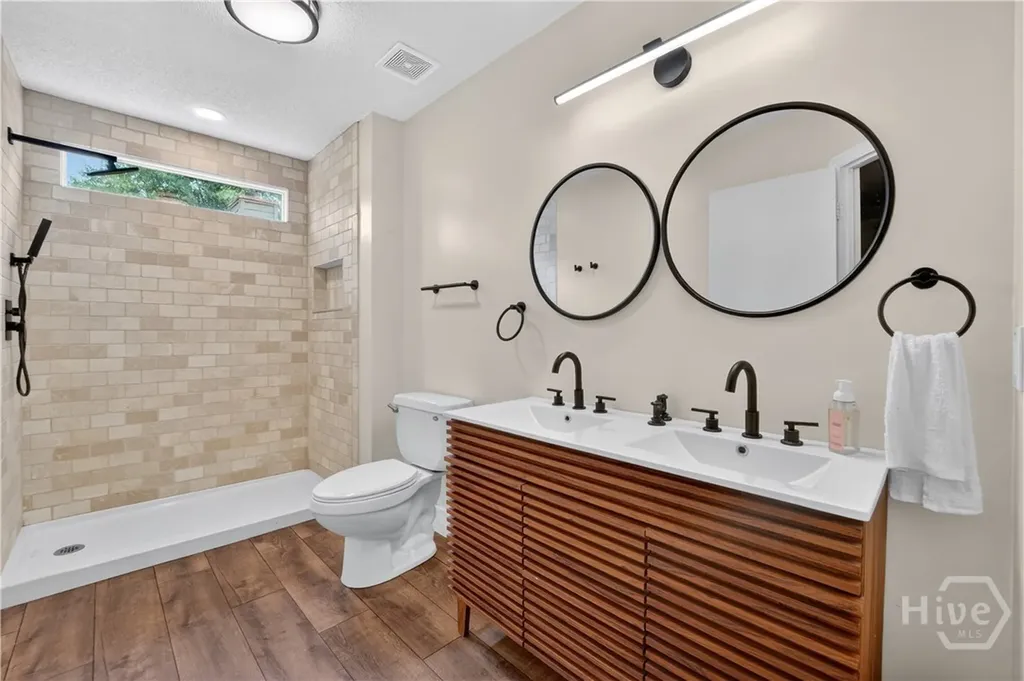6 English Saddle Court Savannah GA 31406