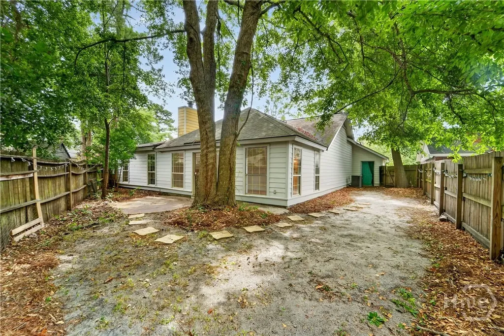 6 English Saddle Court Savannah GA 31406