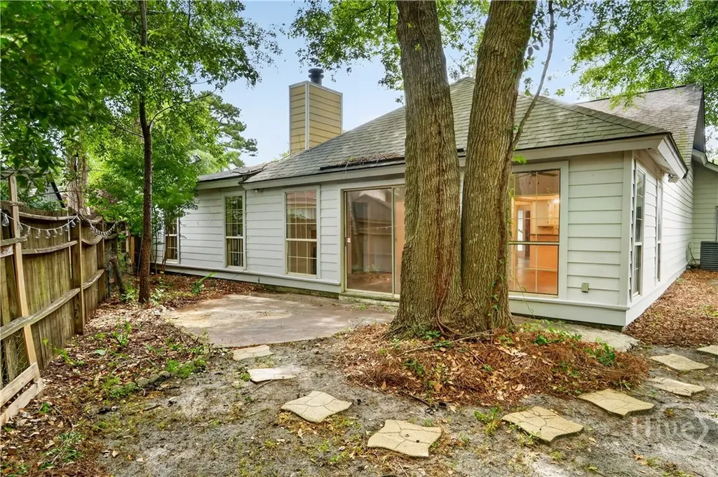 6 English Saddle Court Savannah GA 31406