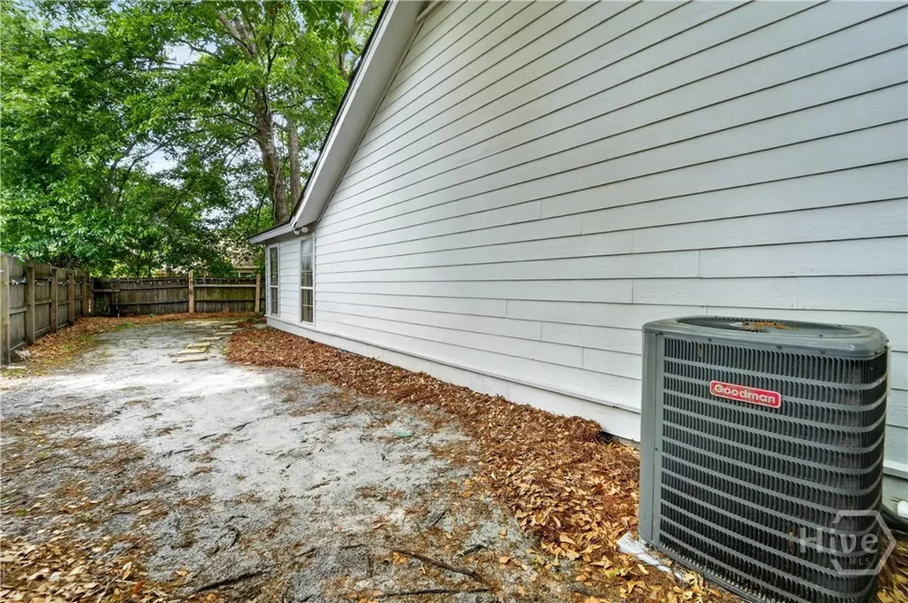 6 English Saddle Court Savannah GA 31406