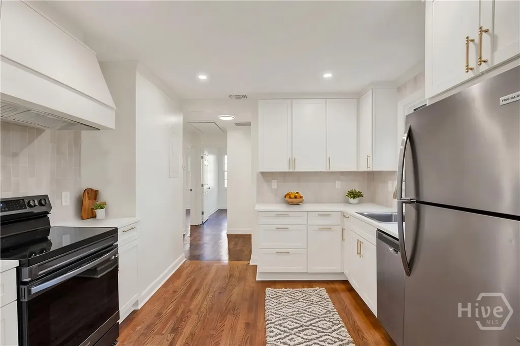 2028 Hawthorne Street Savannah GA 31404