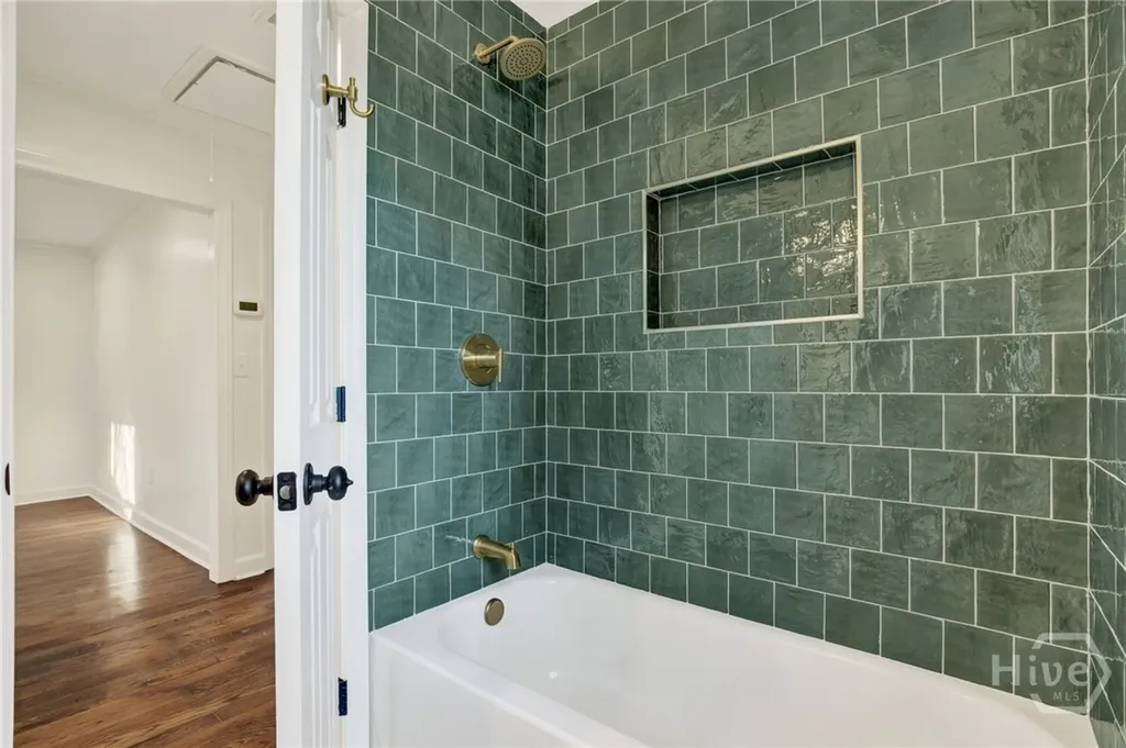 2028 Hawthorne Street Savannah GA 31404