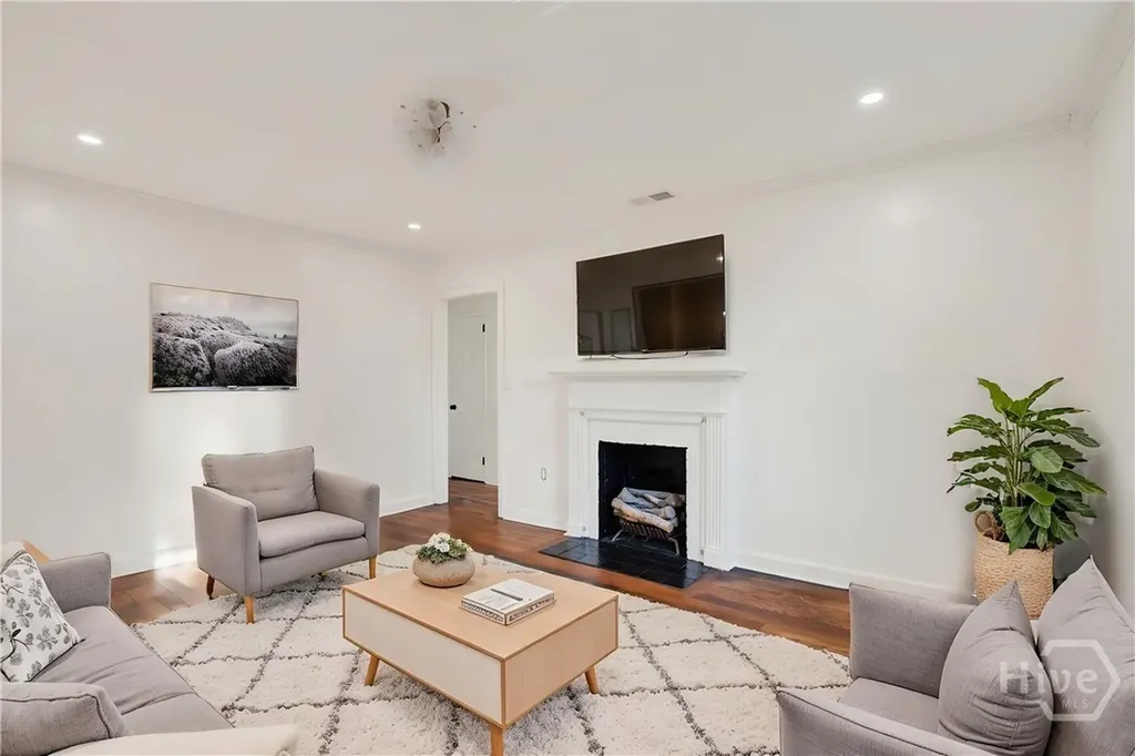 2028 Hawthorne Street Savannah GA 31404