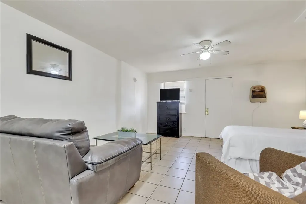 5013 Ogeechee Road Savannah GA 31405