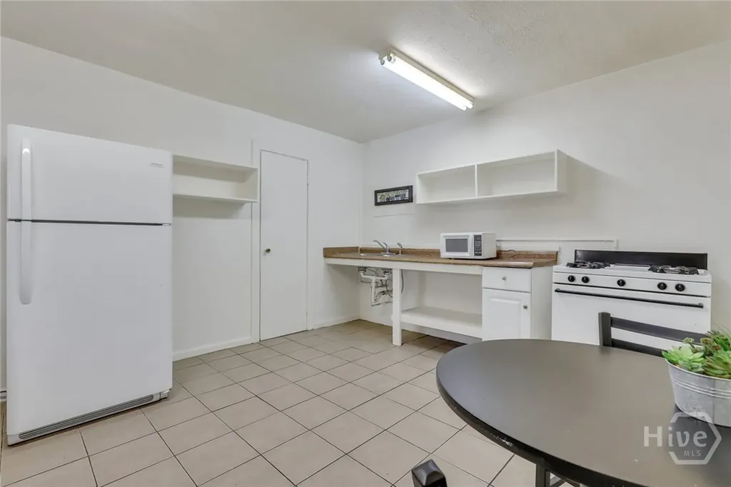 5013 Ogeechee Road Savannah GA 31405