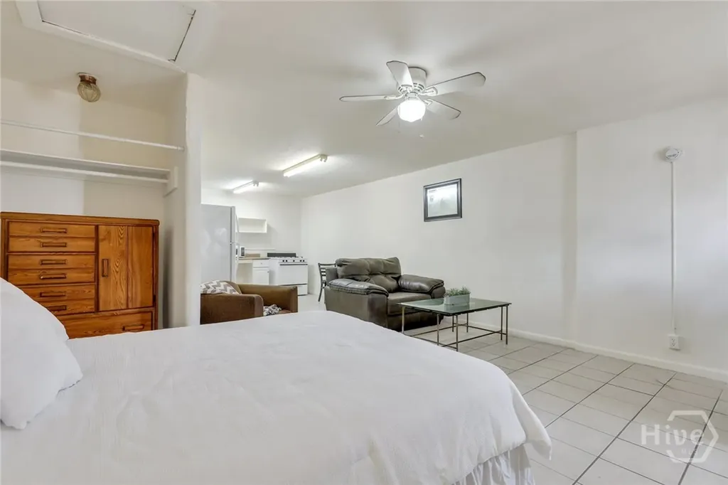 5013 Ogeechee Road Savannah GA 31405
