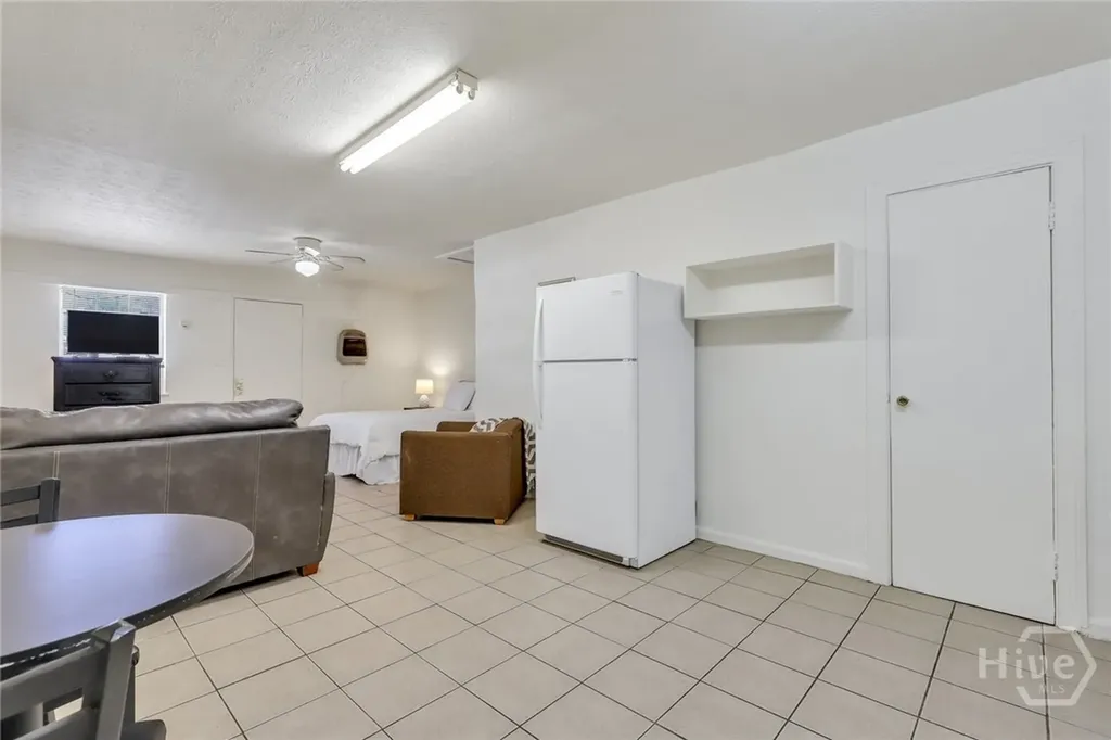 5013 Ogeechee Road Savannah GA 31405