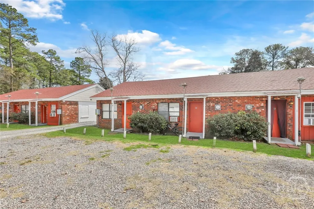 5013 Ogeechee Road Savannah GA 31405