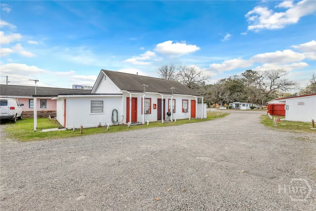 5013 Ogeechee Road Savannah GA 31405