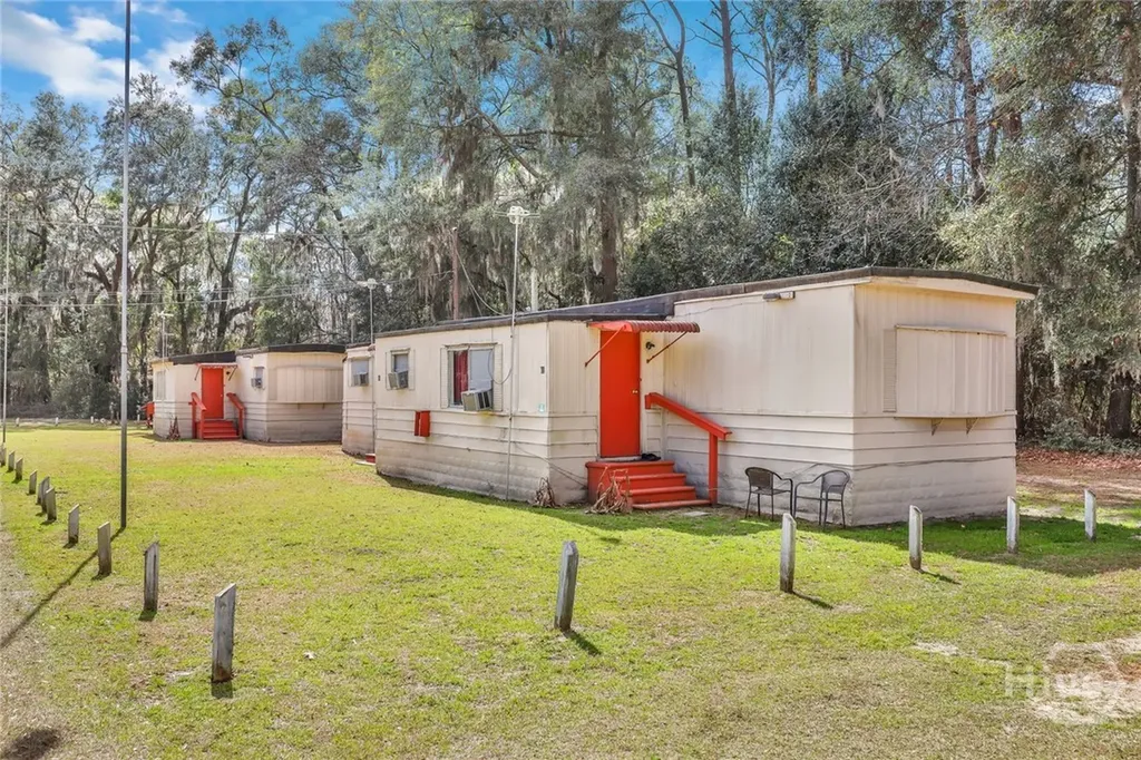 5013 Ogeechee Road Savannah GA 31405