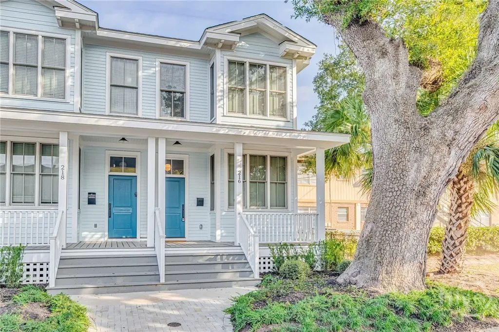 216-218 W 43rd Street Savannah GA 31401