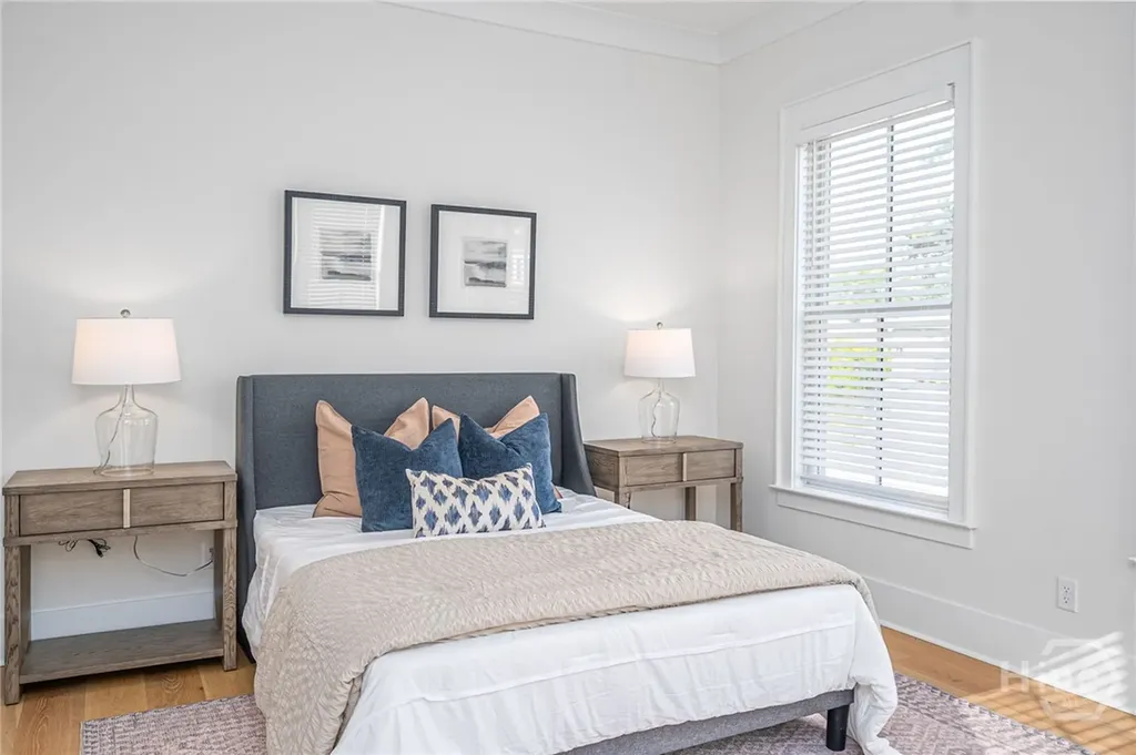216-218 W 43rd Street Savannah GA 31401