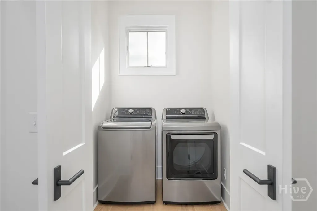 216-218 W 43rd Street Savannah GA 31401