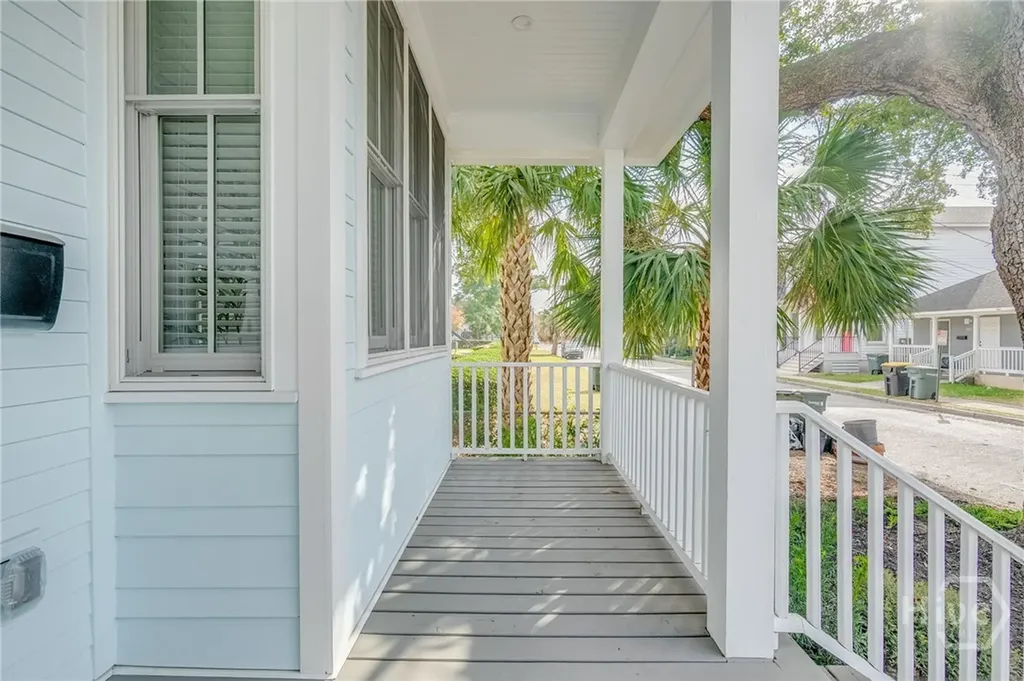 216-218 W 43rd Street Savannah GA 31401