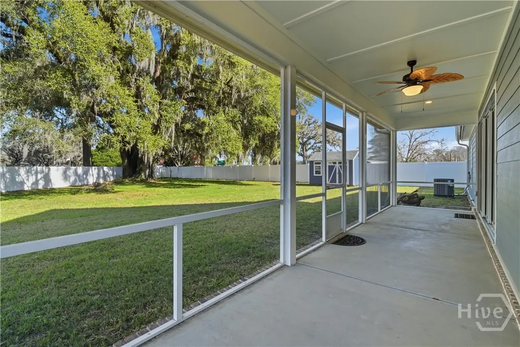 9 Palmer Place Lane NE Ludowici GA 31316