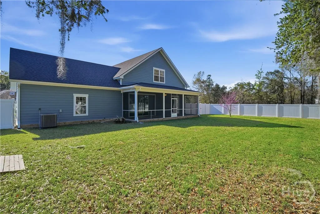 9 Palmer Place Lane NE Ludowici GA 31316
