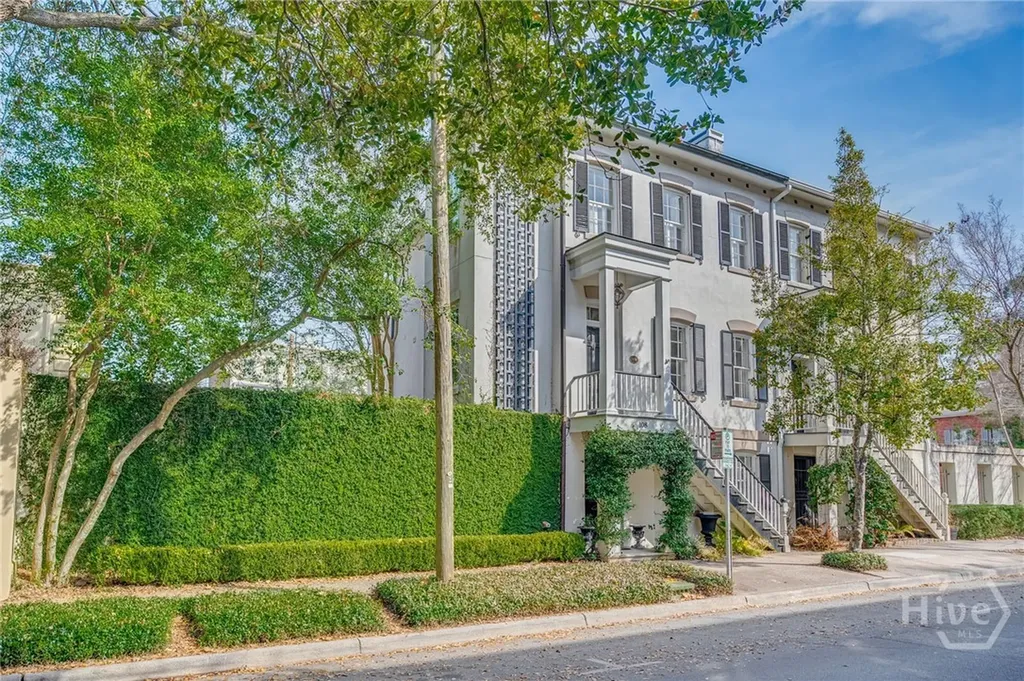 108 W Gordon Street Savannah GA 31401