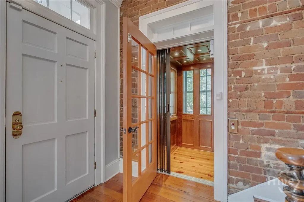 108 W Gordon Street Savannah GA 31401