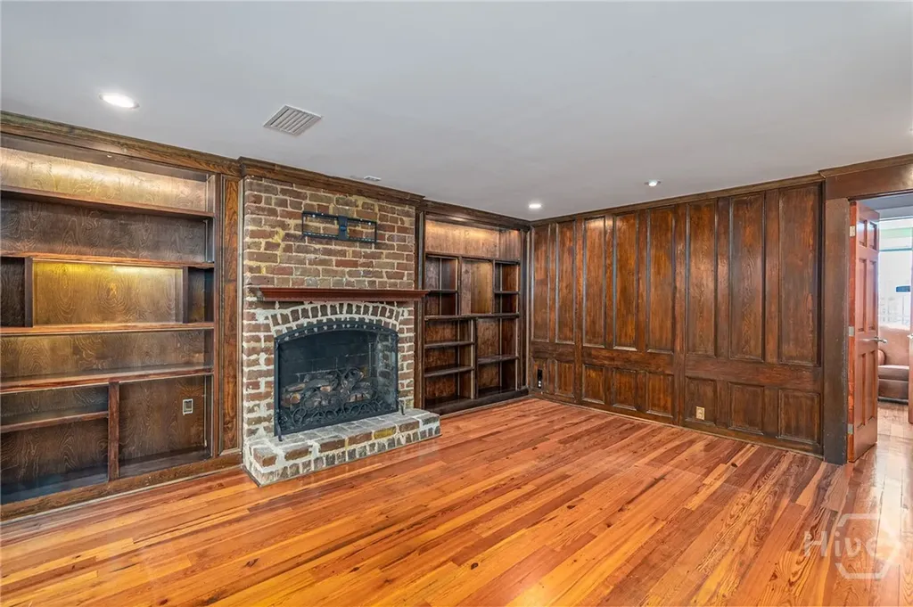 108 W Gordon Street Savannah GA 31401