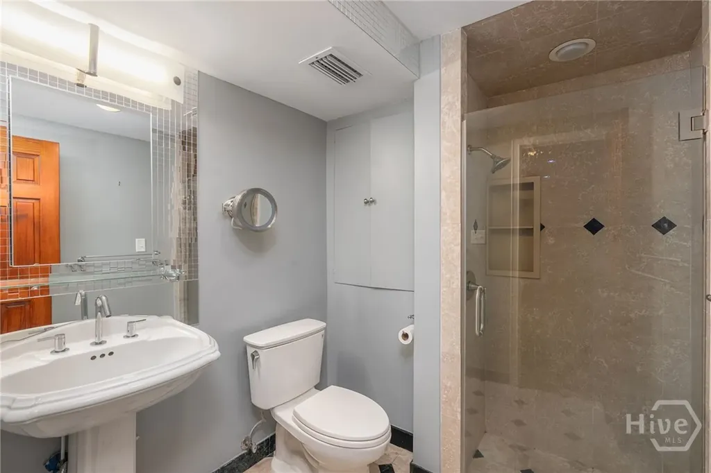 108 W Gordon Street Savannah GA 31401