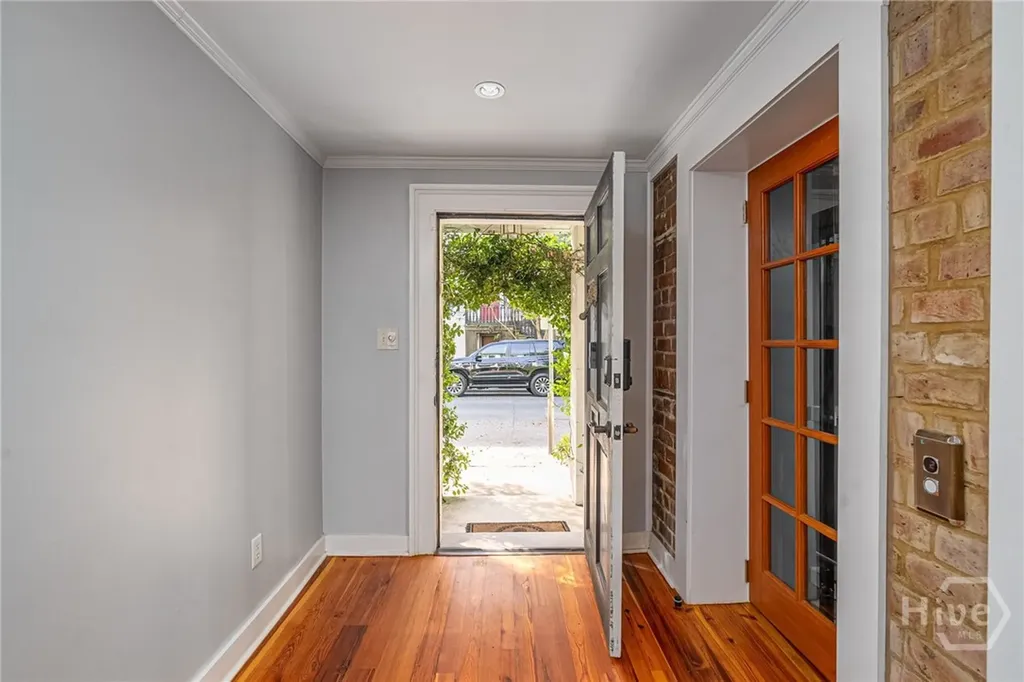 108 W Gordon Street Savannah GA 31401