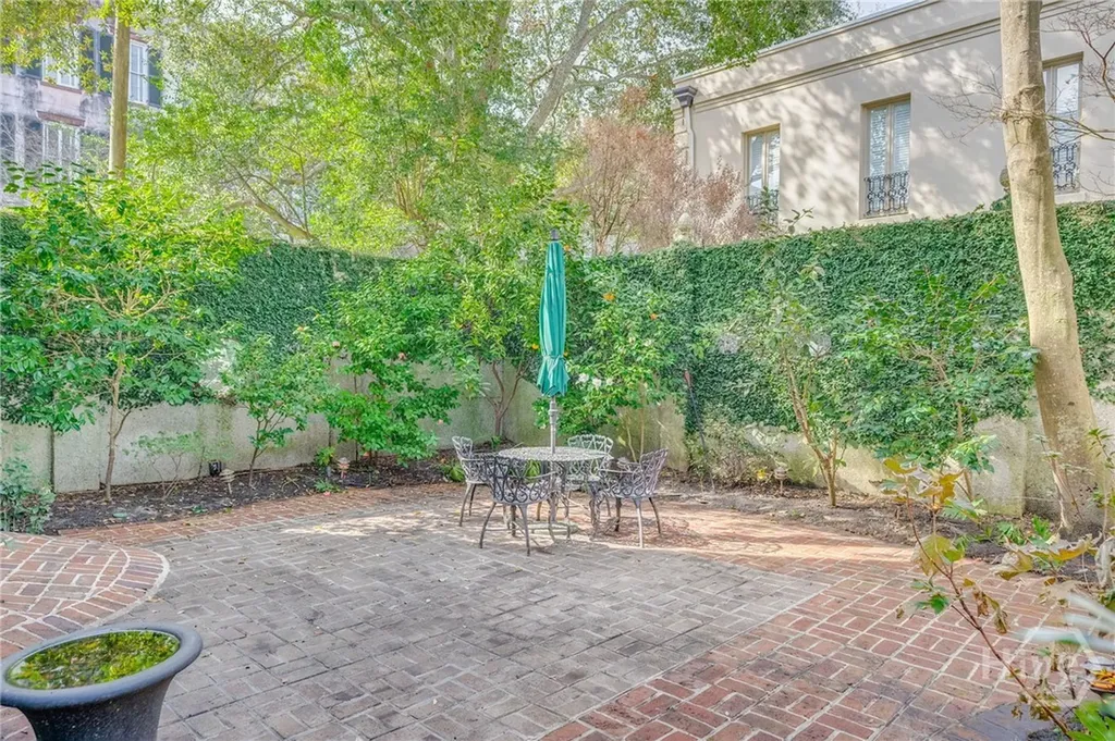 108 W Gordon Street Savannah GA 31401