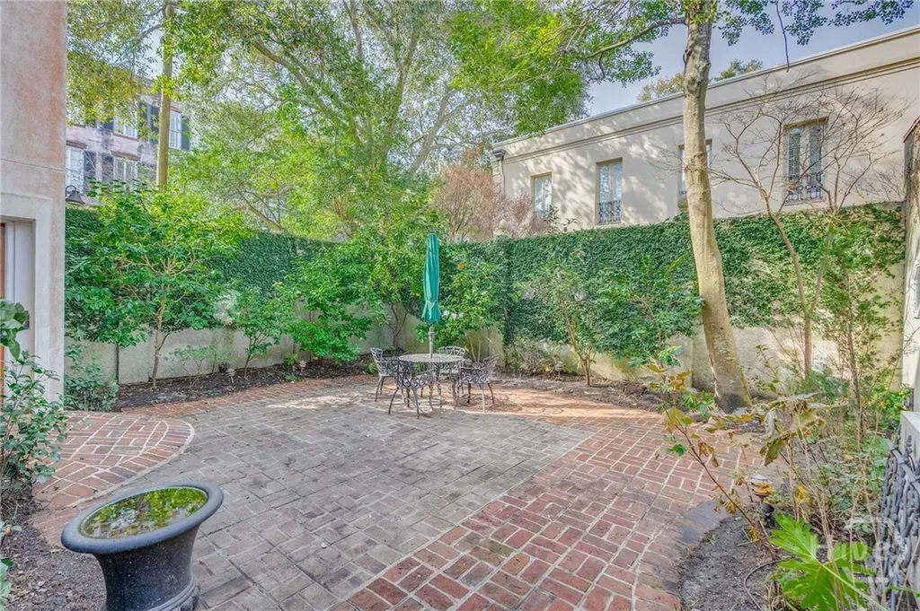 108 W Gordon Street Savannah GA 31401