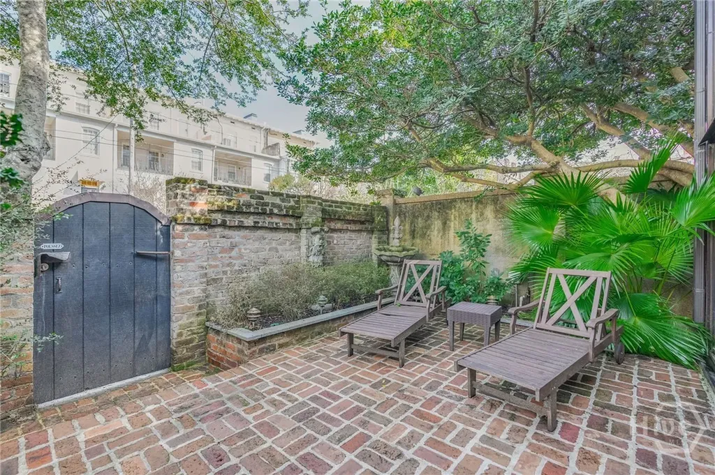108 W Gordon Street Savannah GA 31401