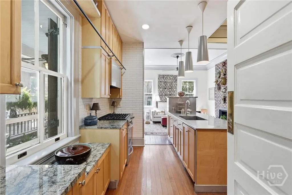 407 E Hall Street Savannah GA 31401