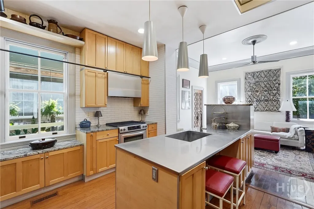 407 E Hall Street Savannah GA 31401