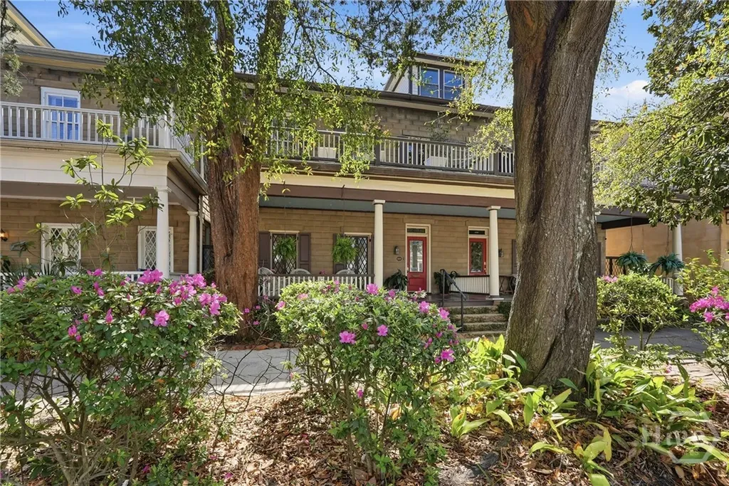 407 E Hall Street Savannah GA 31401