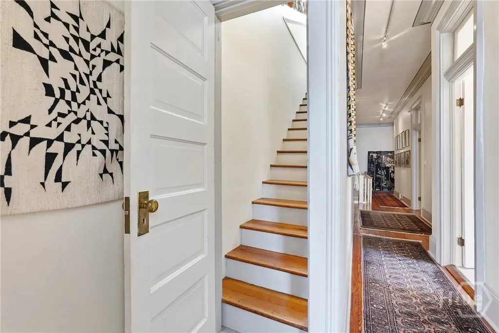 407 E Hall Street Savannah GA 31401