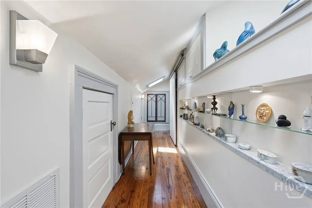407 E Hall Street Savannah GA 31401