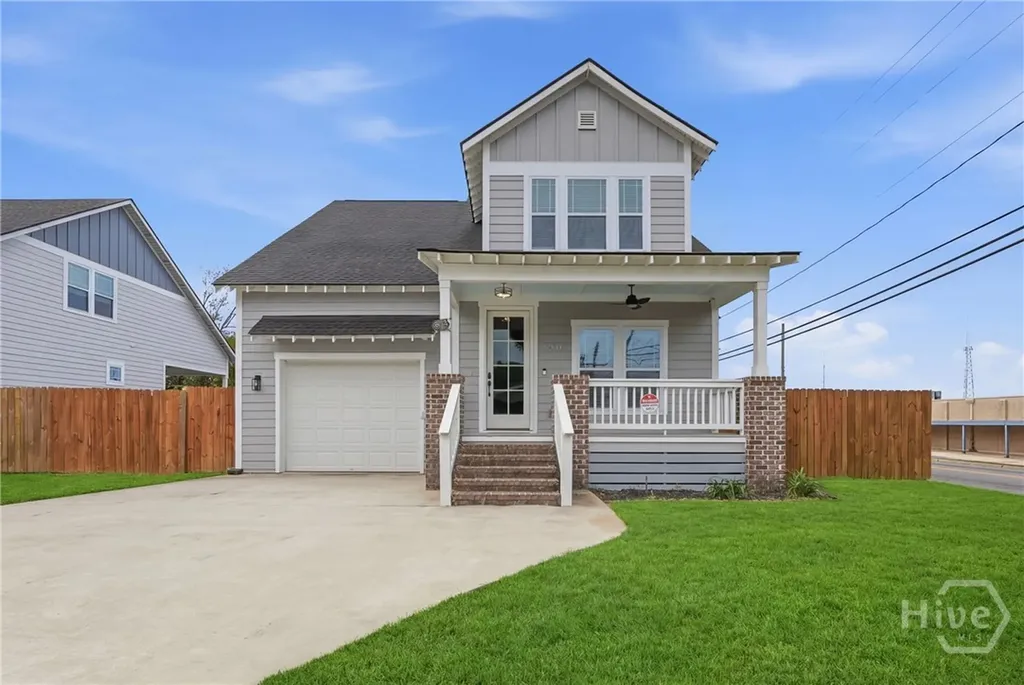 2001 E 38th Street Savannah GA 31404