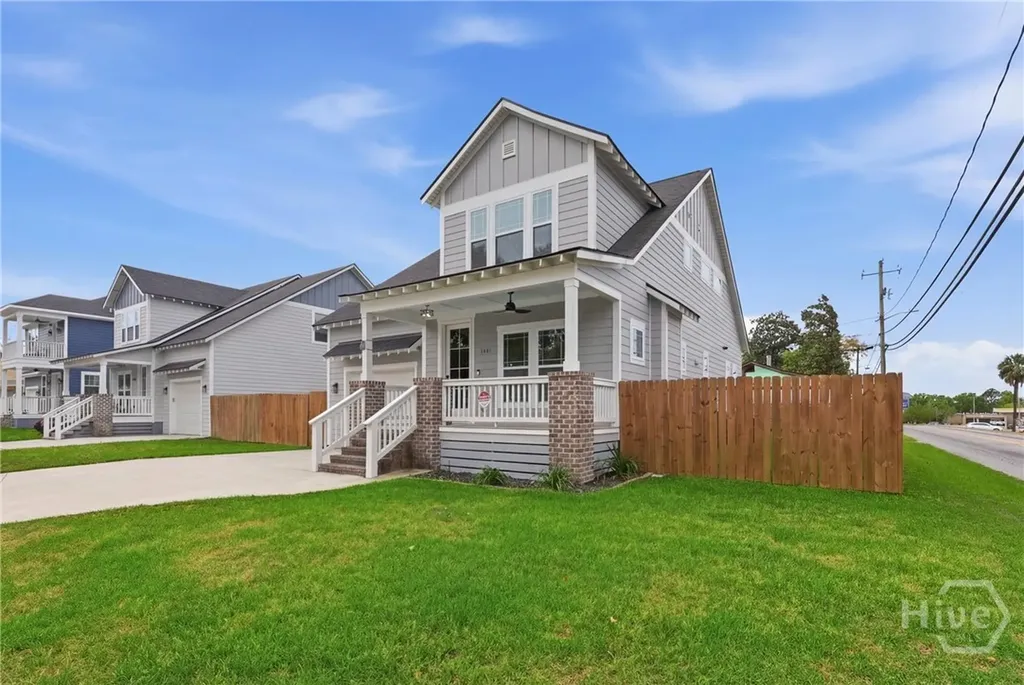 2001 E 38th Street Savannah GA 31404