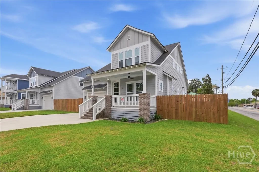 2001 E 38th Street Savannah GA 31404