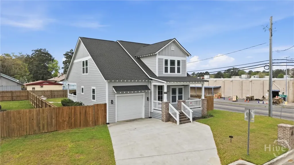 2001 E 38th Street Savannah GA 31404