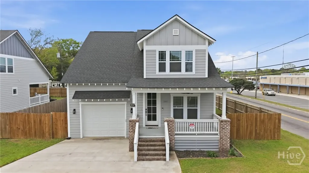 2001 E 38th Street Savannah GA 31404
