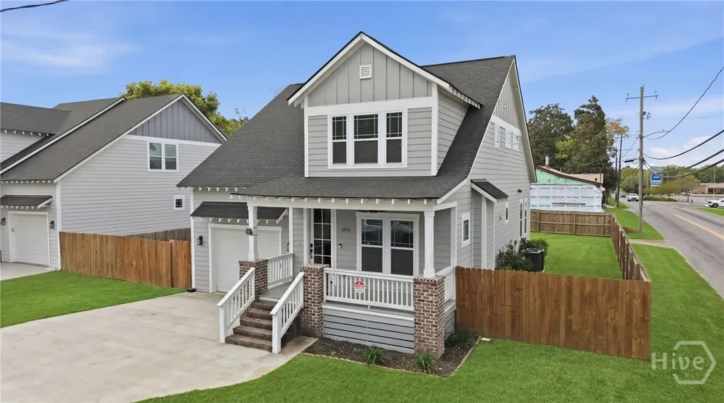 2001 E 38th Street Savannah GA 31404