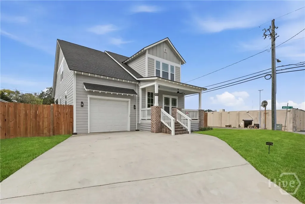 2001 E 38th Street Savannah GA 31404