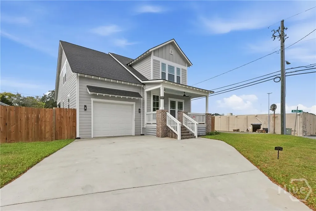 2001 E 38th Street Savannah GA 31404