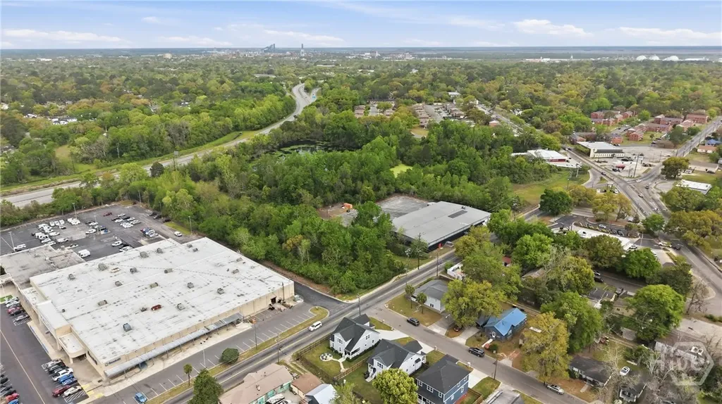 2001 E 38th Street Savannah GA 31404