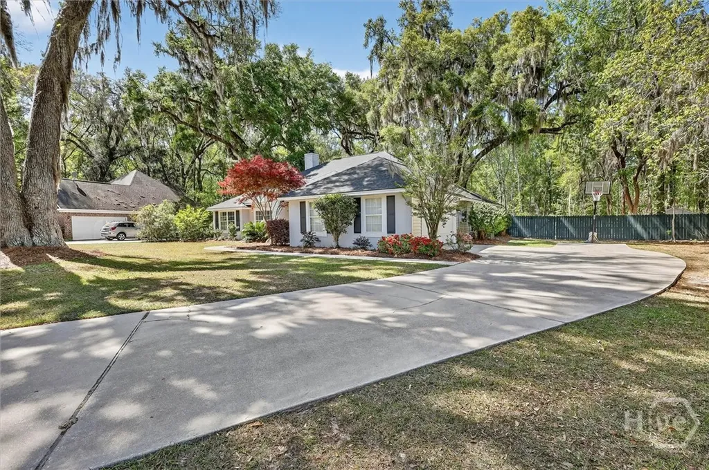 401 Laurenburg Drive Richmond Hill GA 31324
