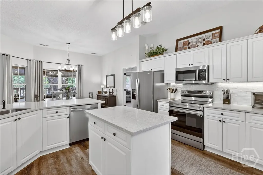 401 Laurenburg Drive Richmond Hill GA 31324