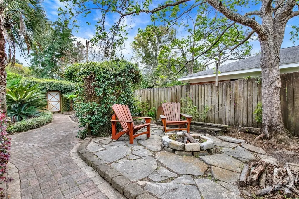1 Inglesby Court Savannah GA 31406