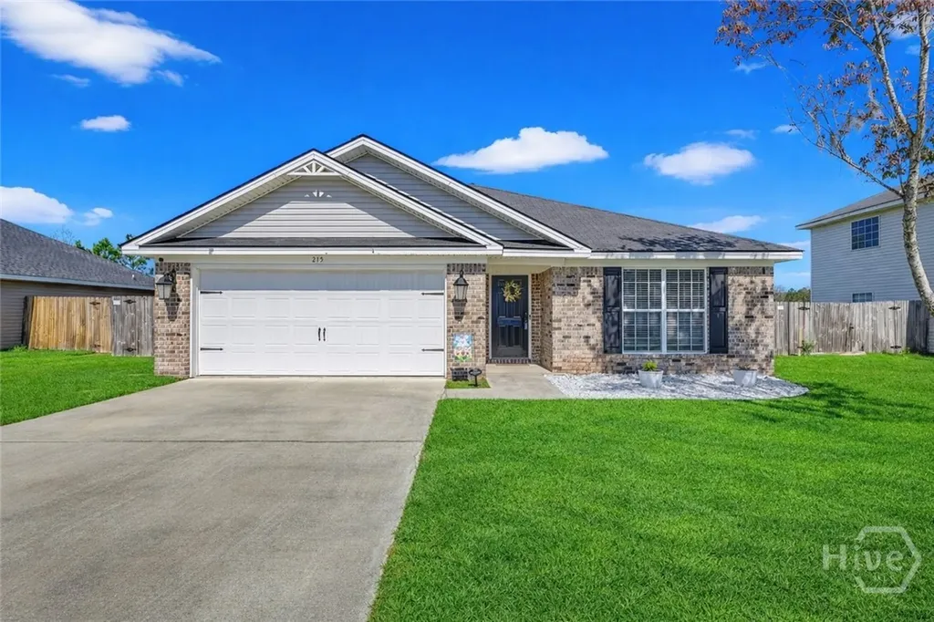 215 Nobel Crest Hinesville GA 31313