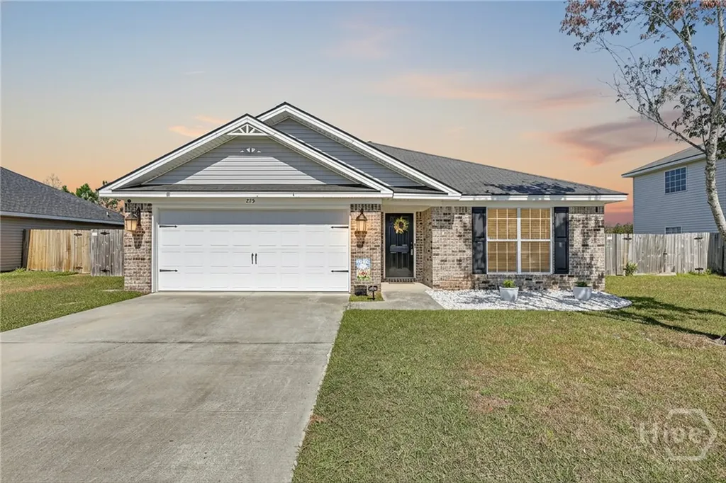 215 Nobel Crest Hinesville GA 31313